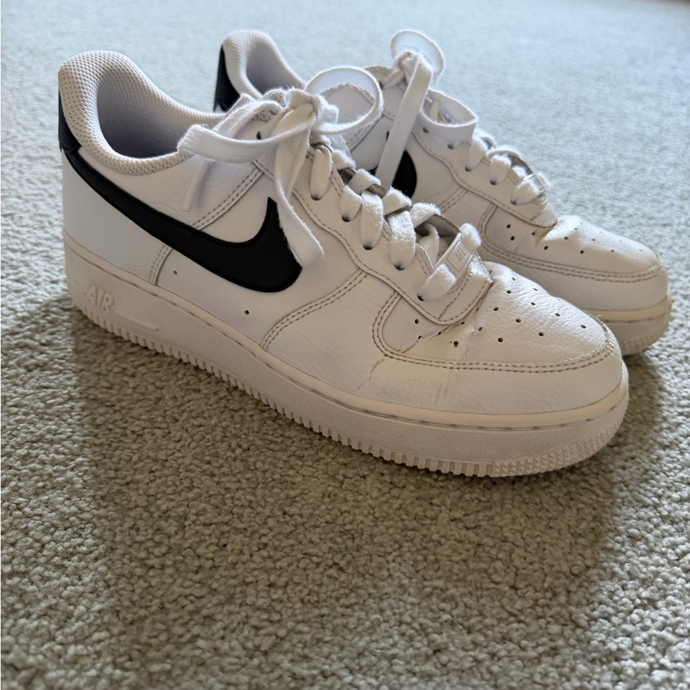 Women’s Nike Air Force 1 White with Black Swoosh, Size 9 - Picture 3 of 5